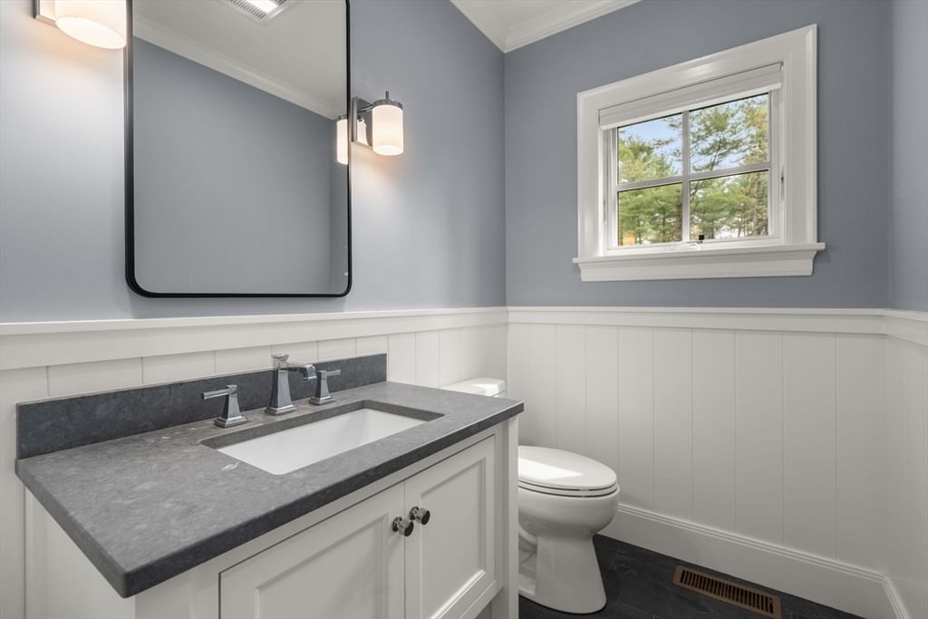 55 Oakdale Ave Weston — Photo 11 of 42