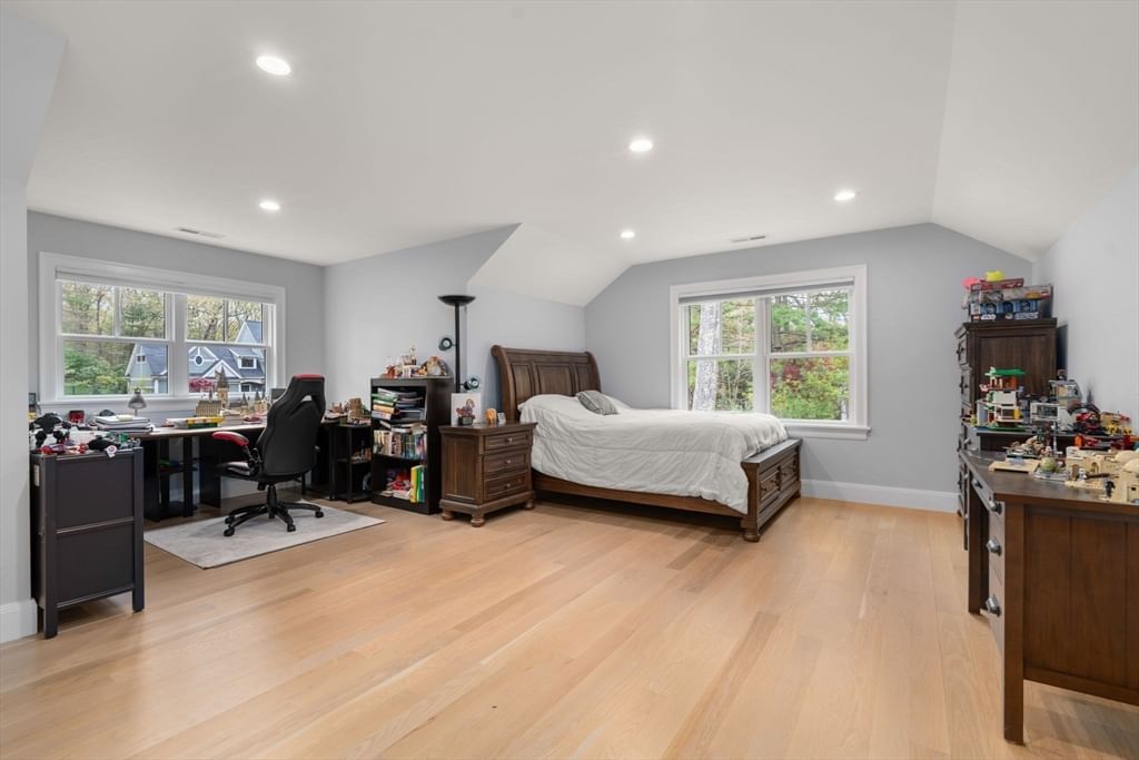 55 Oakdale Ave Weston — Photo 25 of 42