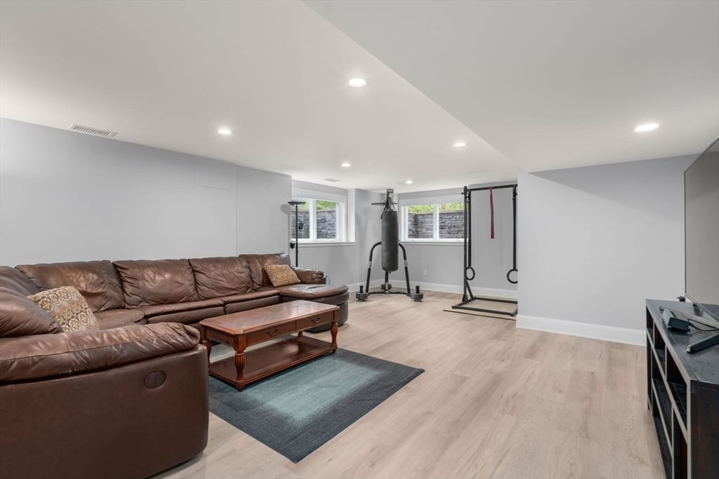 55 Oakdale Ave Weston — Photo 29 of 42