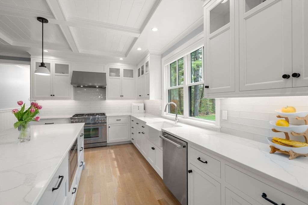 55 Oakdale Ave Weston — Photo 8 of 42