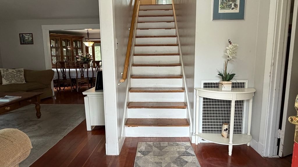62 W Union St Ashland — Photo 2 of 23