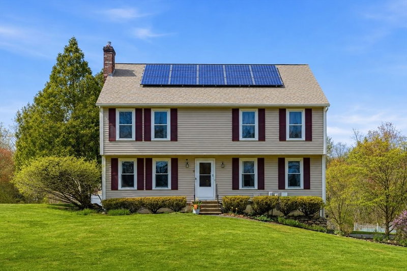 Property at 8 Villanova Dr, Westford, MA 01886