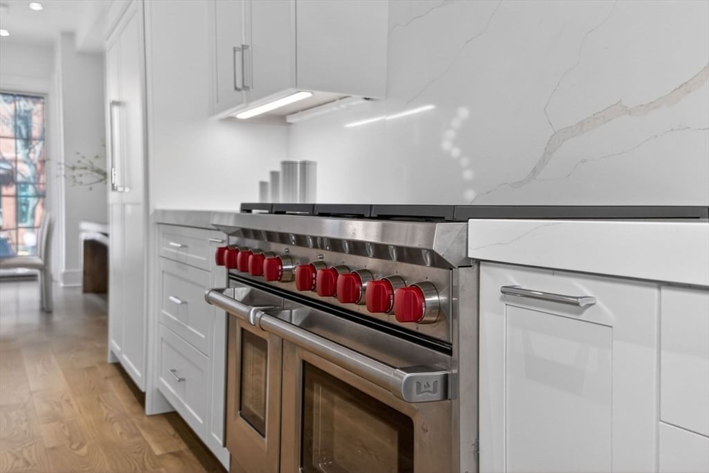 559 East Broadway Boston — Photo 8 of 42