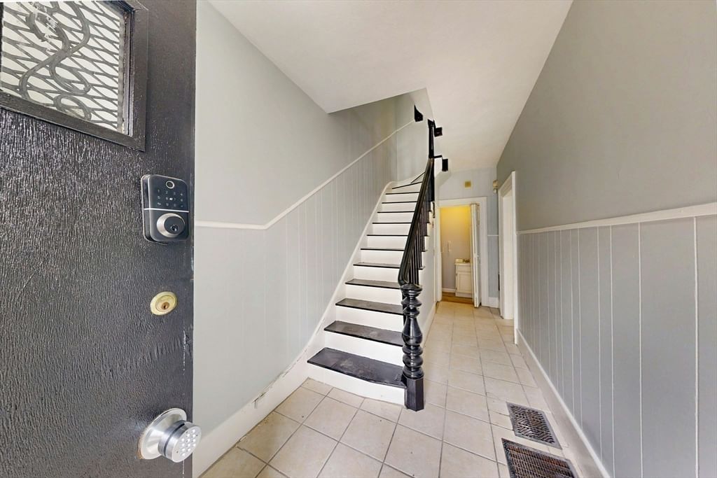 28 Fifield St Boston — Photo 7 of 30