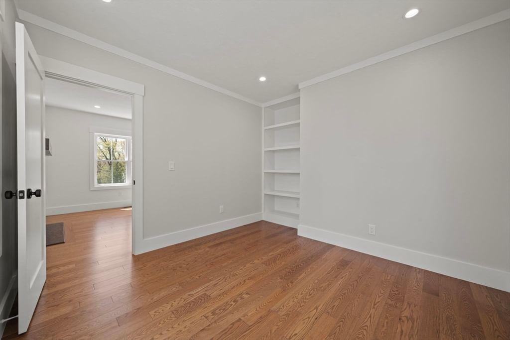 301 Maple Shrewsbury — Photo 15 of 33