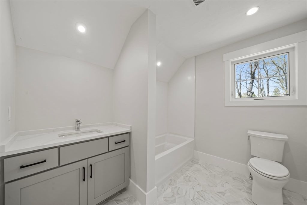 301 Maple Shrewsbury — Photo 20 of 33