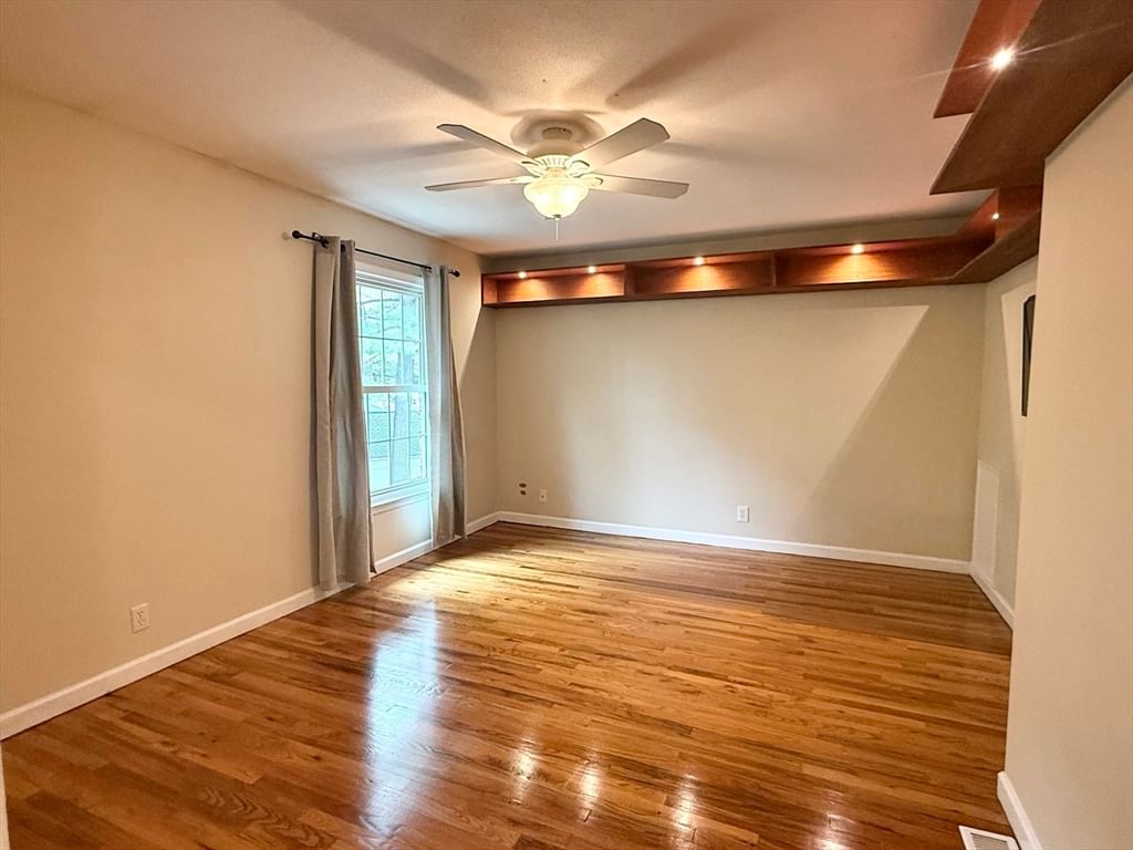 115 Jamestown Drive #115 Springfield — Photo 21 of 29