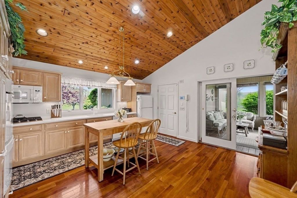 37 Kalliste Hill, Great Barrington, MA 01230 photo 2