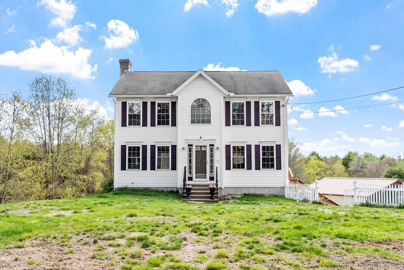 Property at 17 Town Farm Rd, Winchendon, MA 01475