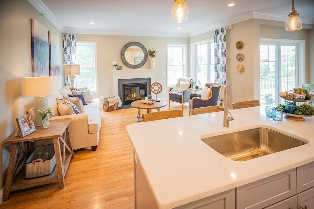 95 Sunflower Way Plymouth — Photo 7 of 19