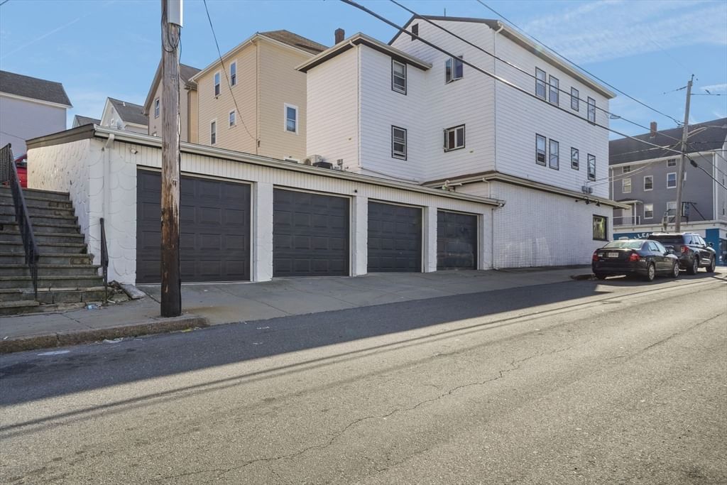 284 Broadway Fall River — Photo 2 of 42