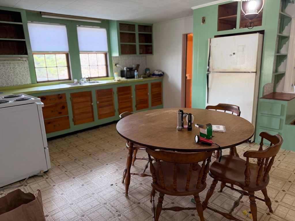 15 Old East St, Petersham, MA 01366 photo 2