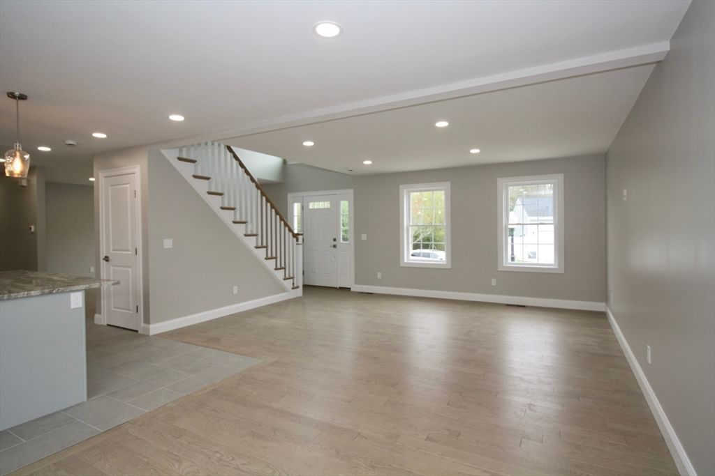 47 Seth Daniel Drive New Bedford — Photo 13 of 42