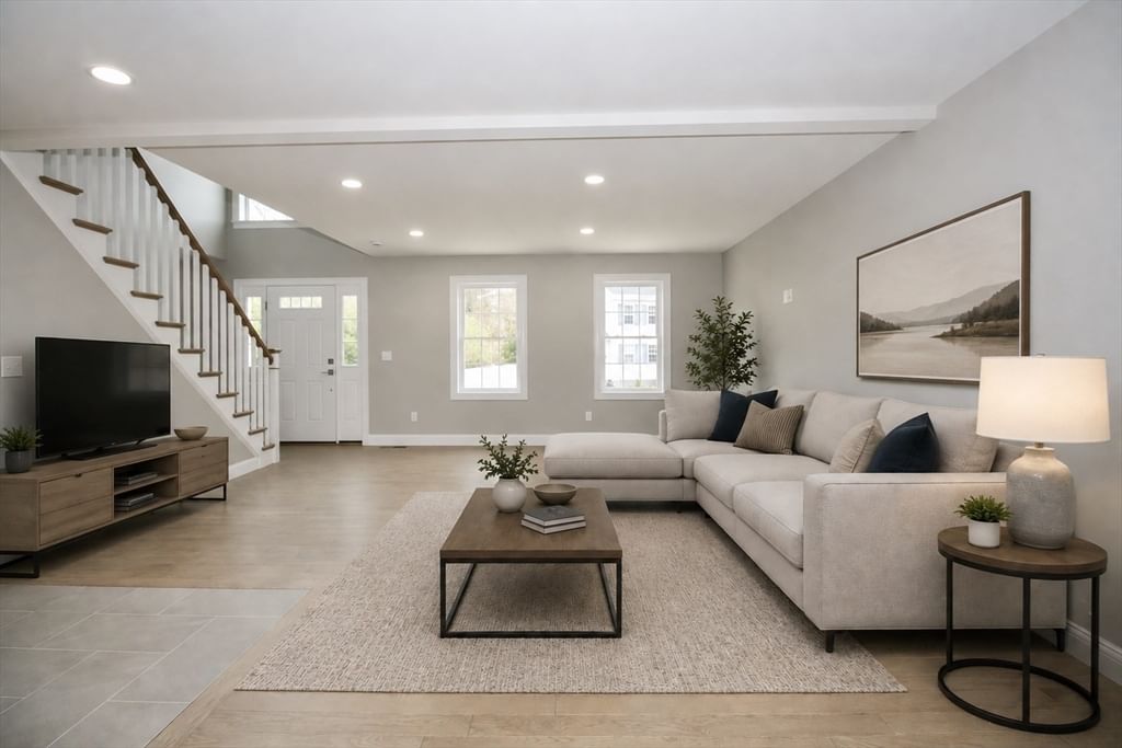 47 Seth Daniel Drive New Bedford — Photo 15 of 42