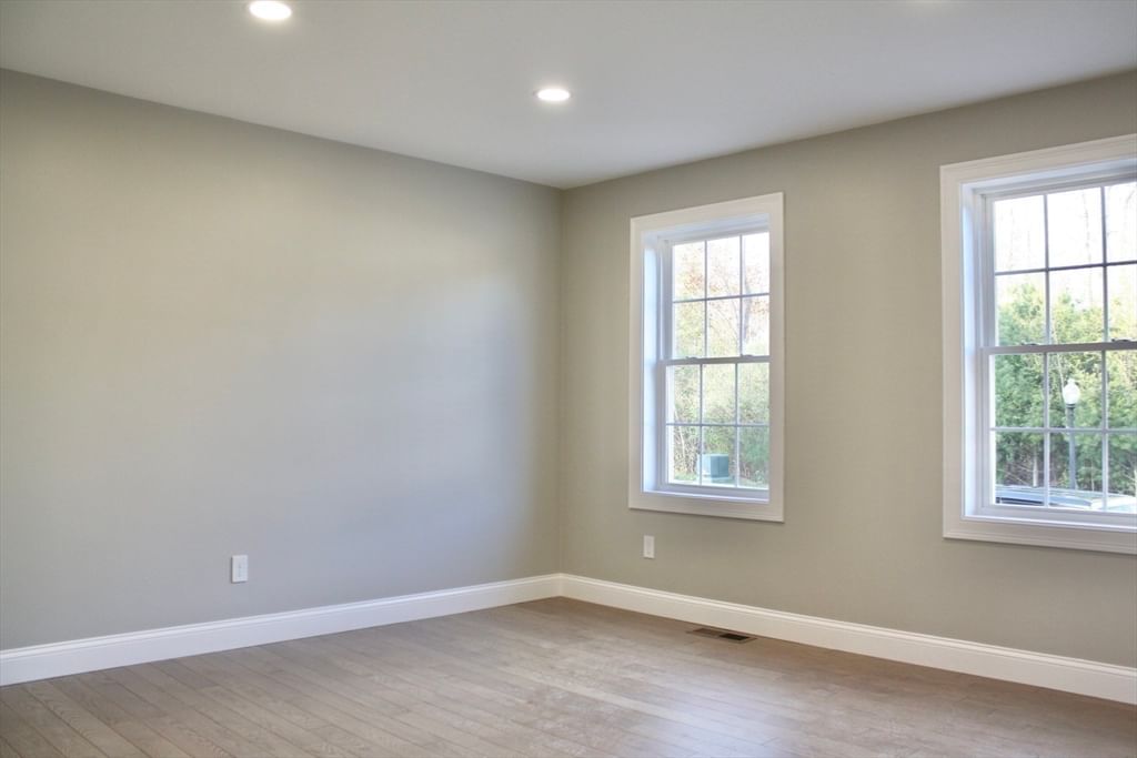 47 Seth Daniel Drive New Bedford — Photo 19 of 42