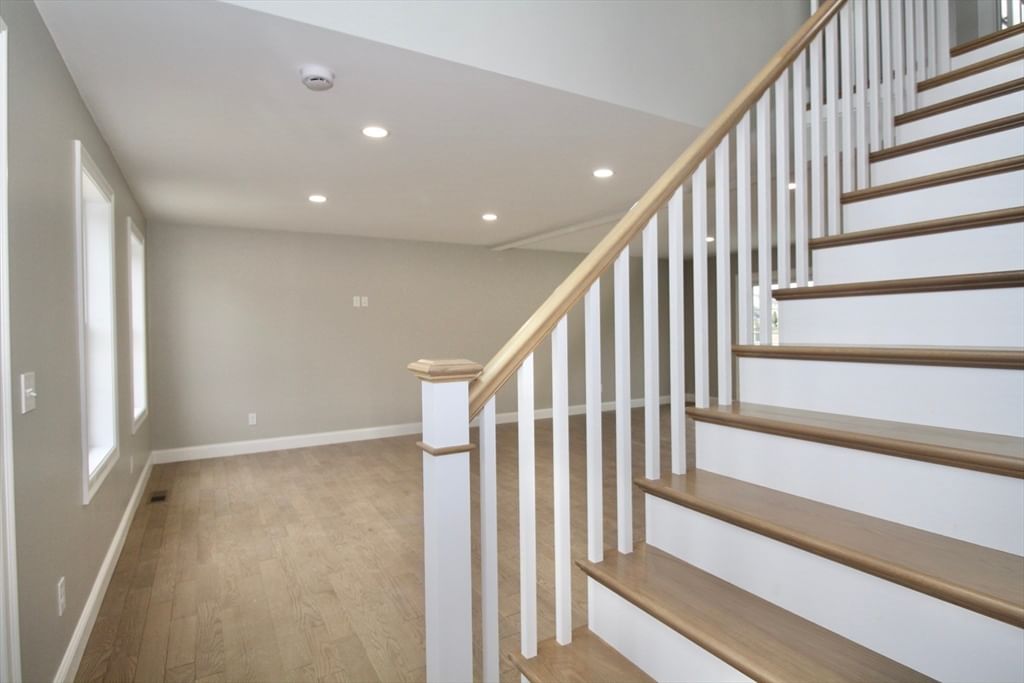 47 Seth Daniel Drive New Bedford — Photo 20 of 42