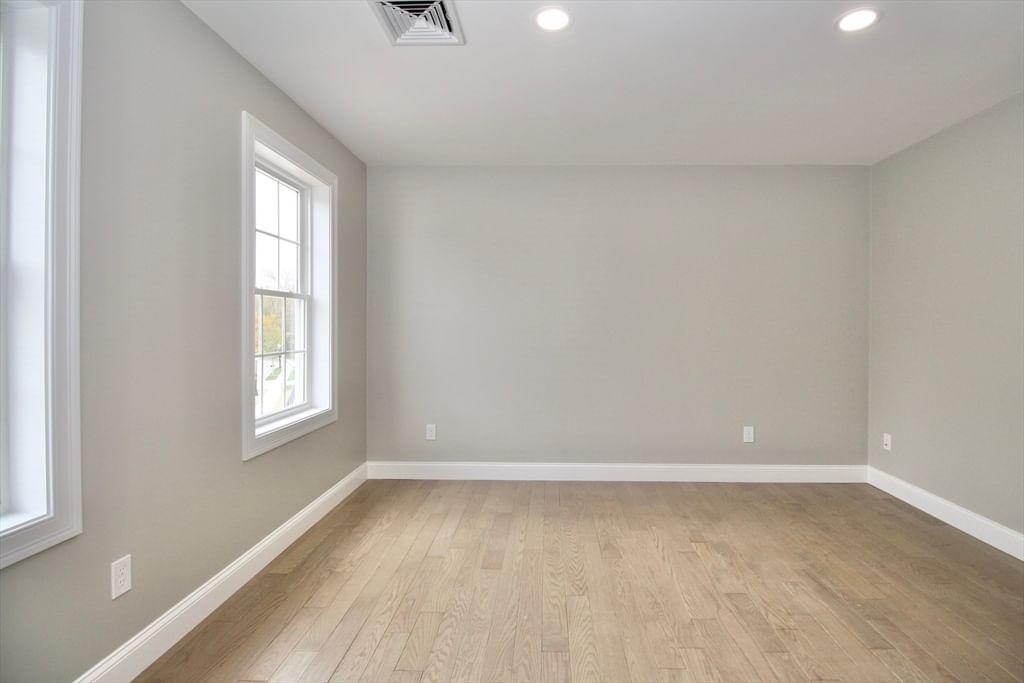 47 Seth Daniel Drive New Bedford — Photo 35 of 42