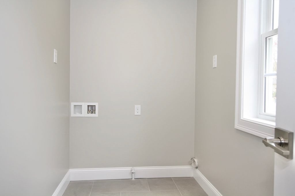 47 Seth Daniel Drive New Bedford — Photo 37 of 42