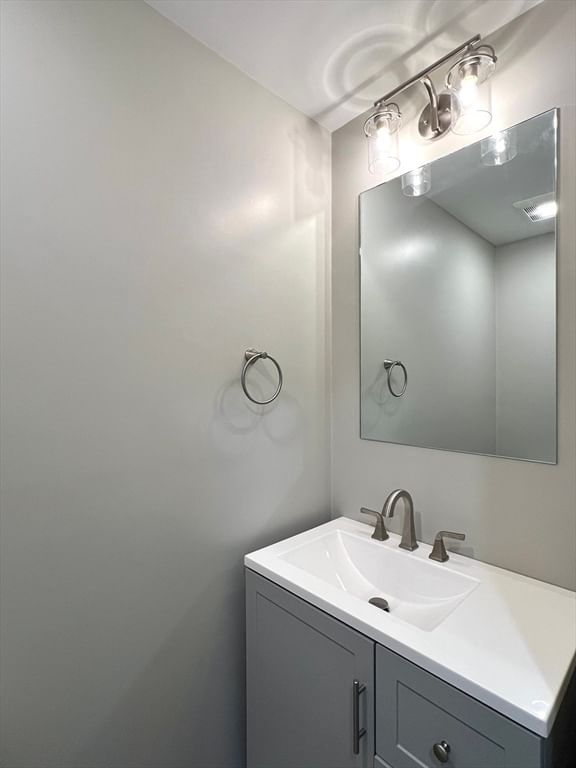 47 Seth Daniel Drive New Bedford — Photo 38 of 42