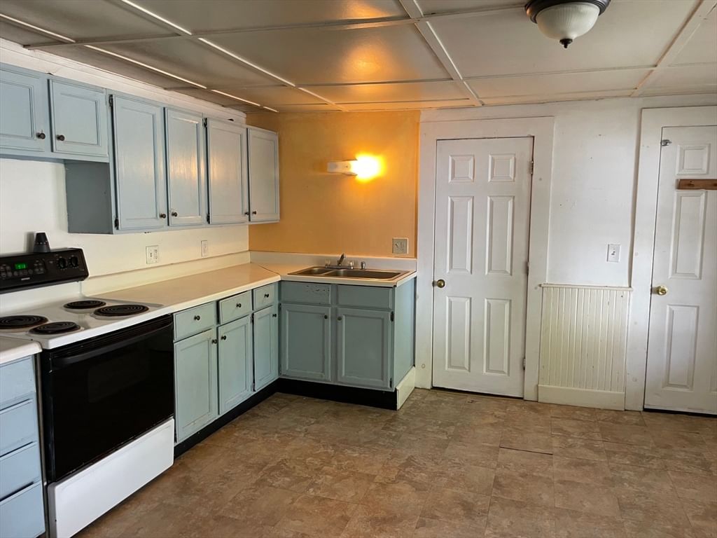 2 Franklin Street, Buckland, MA 01338 photo 2