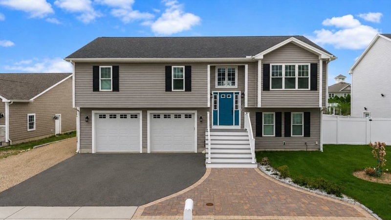 Property at 117 Farland Cir, New Bedford, MA 02745