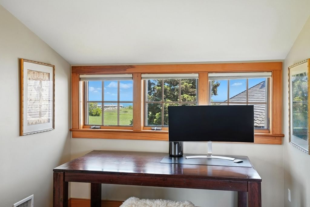 18 Spruce Gate Road Chilmark — Photo 30 of 38