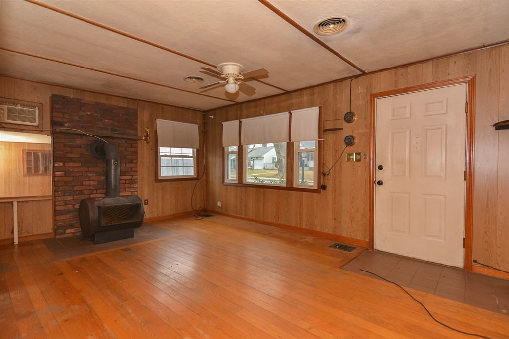82 Lowell St. Woburn — Photo 10 of 12