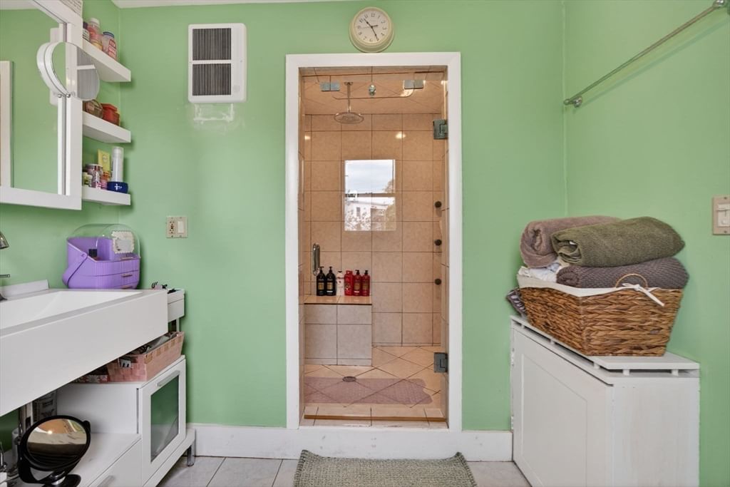 8 Essex St Swampscott — Photo 11 of 15