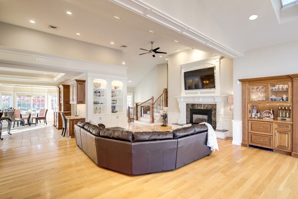 186 Tanglewood Drive Longmeadow — Photo 14 of 42