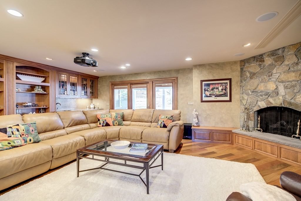 186 Tanglewood Drive Longmeadow — Photo 23 of 42