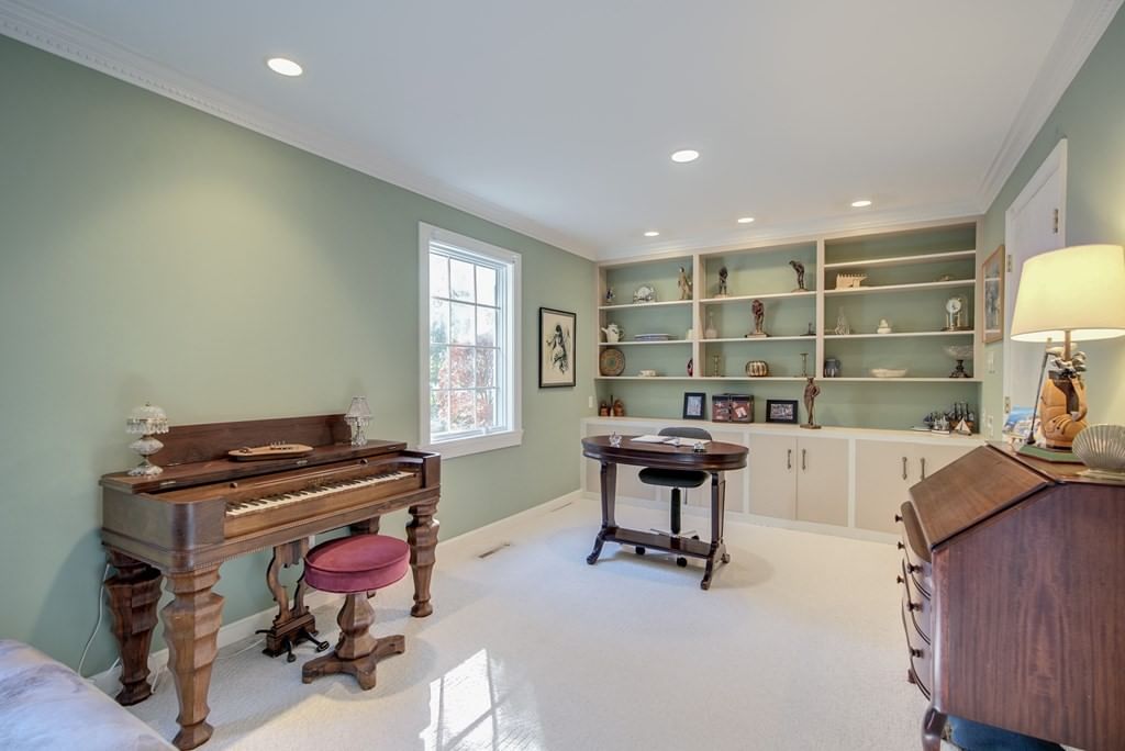 186 Tanglewood Drive Longmeadow — Photo 27 of 42