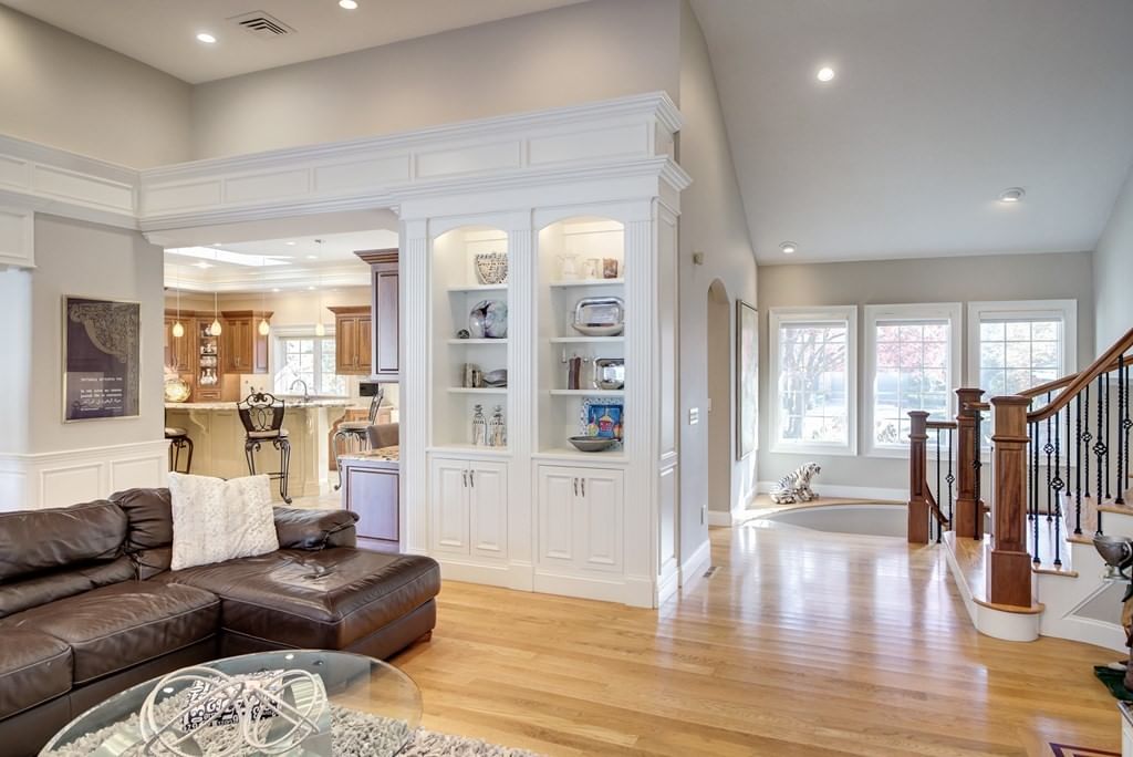 186 Tanglewood Drive Longmeadow — Photo 9 of 42