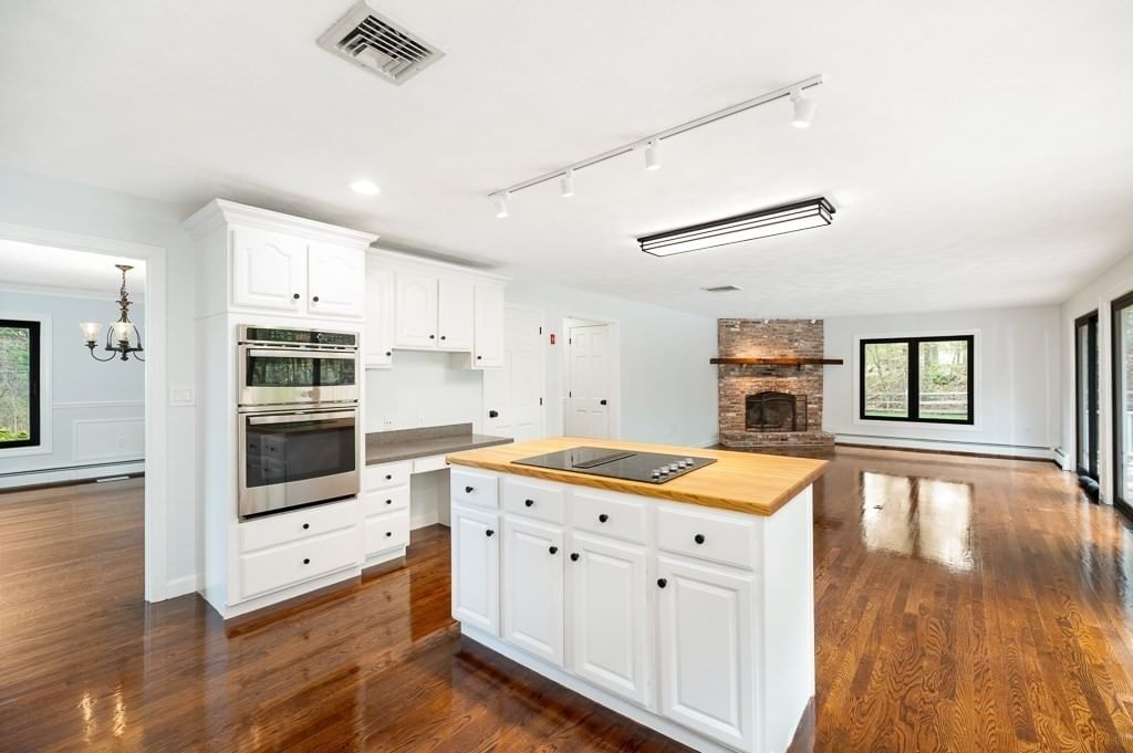 40 Sagamore Street Hamilton — Photo 11 of 41
