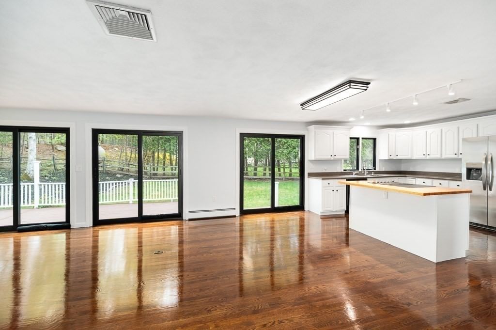 40 Sagamore Street Hamilton — Photo 14 of 41
