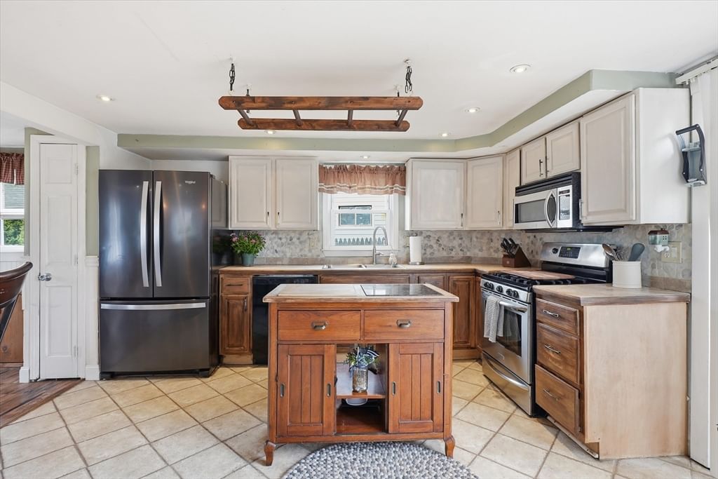 9 Saunders Road Lynn — Photo 11 of 40
