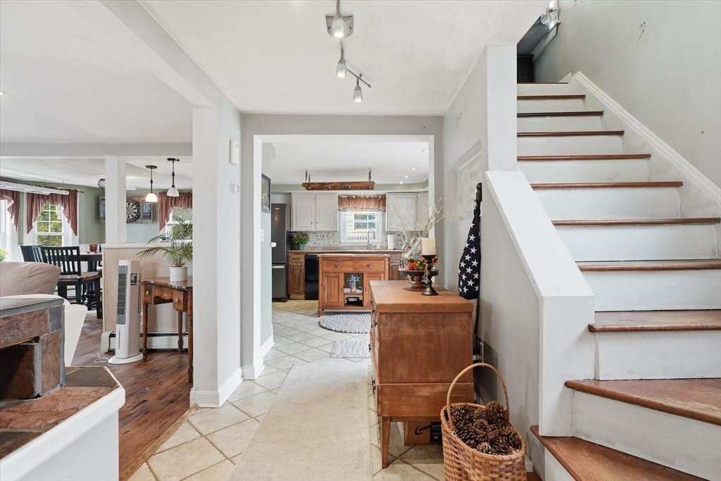 9 Saunders Road Lynn — Photo 4 of 40