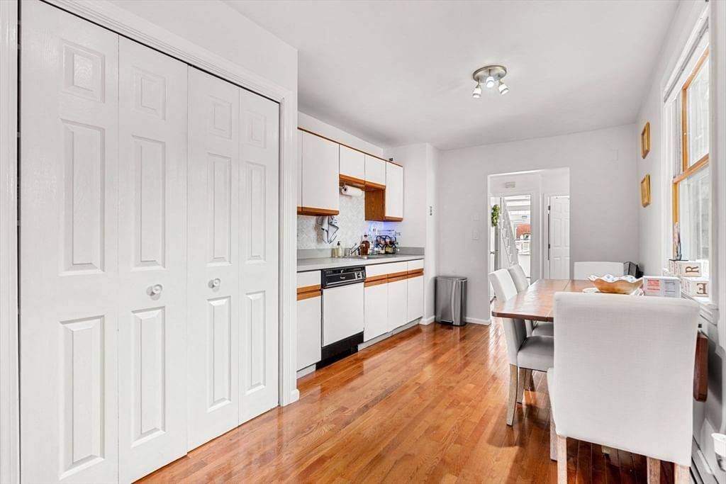 652 E 2nd St Boston — Photo 11 of 28