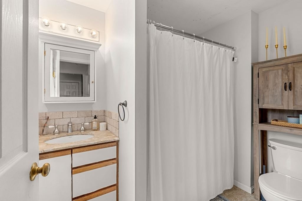 652 E 2nd St Boston — Photo 14 of 28