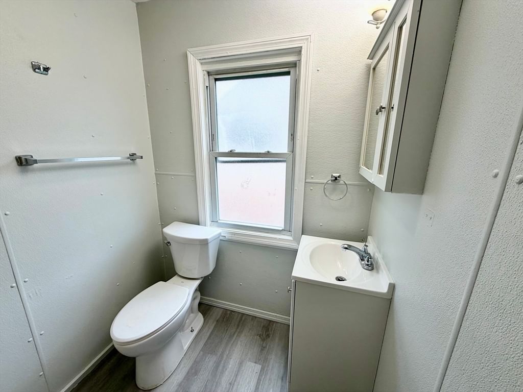 27 Loring St Springfield — Photo 7 of 29