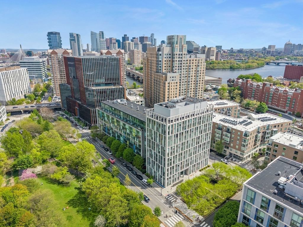 2 Earhart St #308 Cambridge — Photo 1 of 20