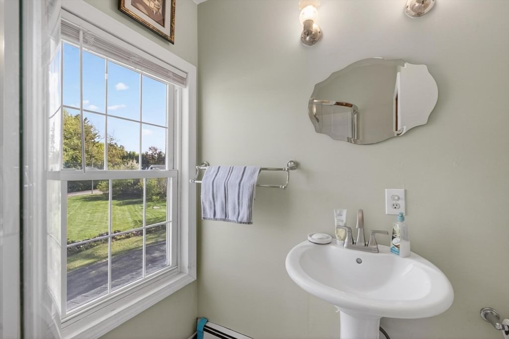 377 Union St Leominster — Photo 18 of 37