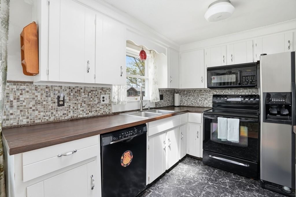94 Edgewater Drive Wareham — Photo 18 of 34