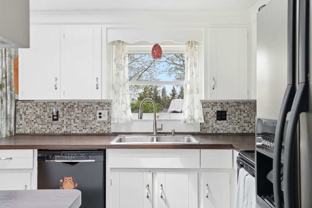 94 Edgewater Drive Wareham — Photo 19 of 34