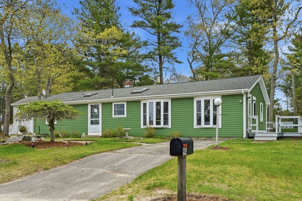 94 Edgewater Drive Wareham — Photo 4 of 34