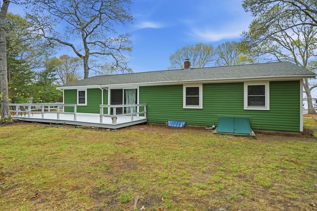 94 Edgewater Drive Wareham — Photo 5 of 34