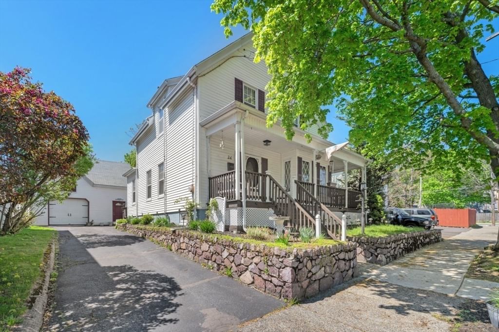 24 Sylvia Street Lynn — Photo 1 of 29
