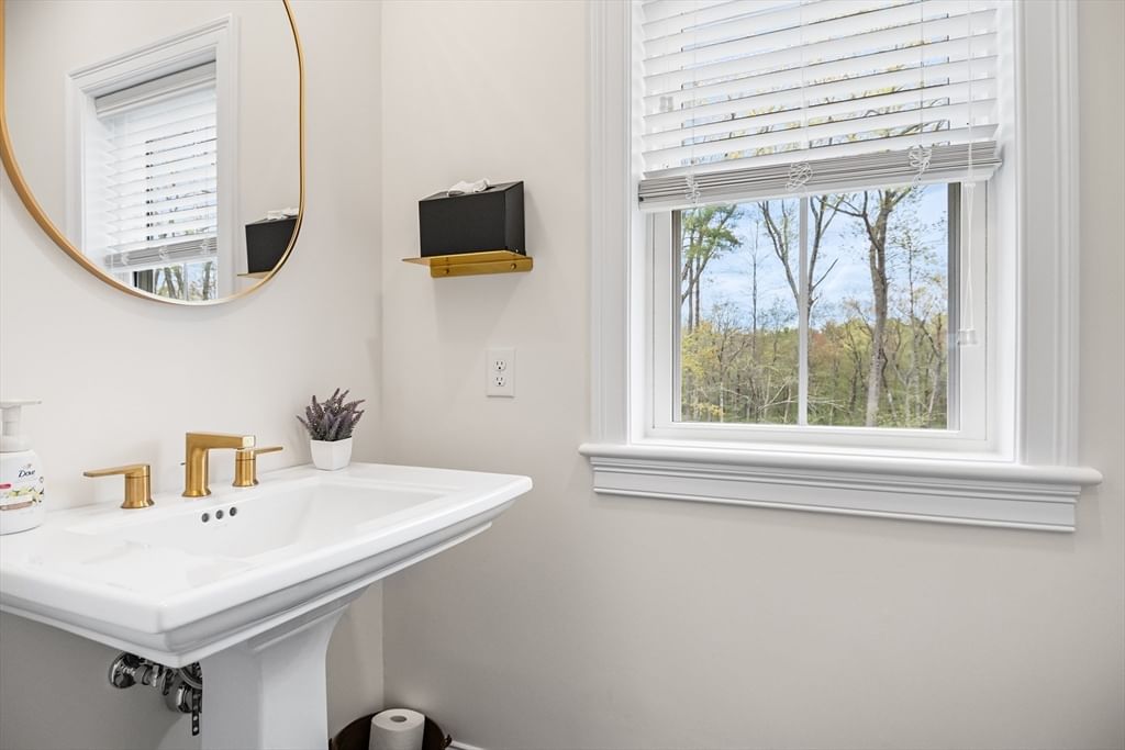 396 Elmwood Ave, Holden, MA 01522 photo 5