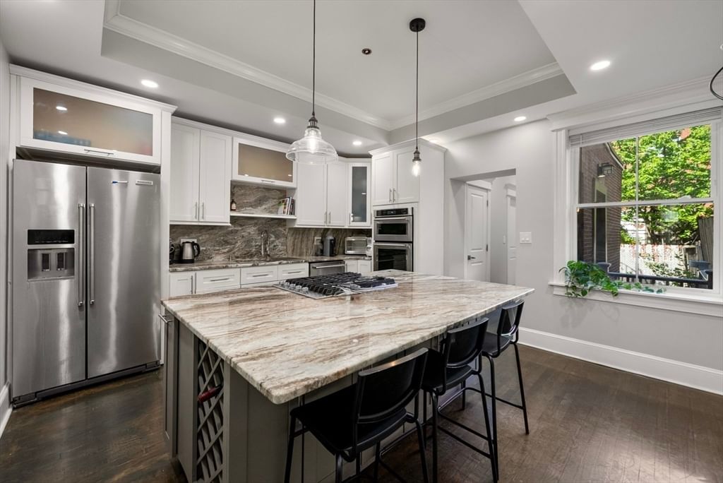 209 Green St Cambridge — Photo 5 of 41
