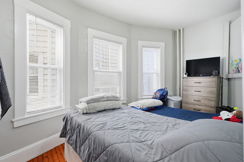 1661 North Shore Rd Revere — Photo 14 of 42