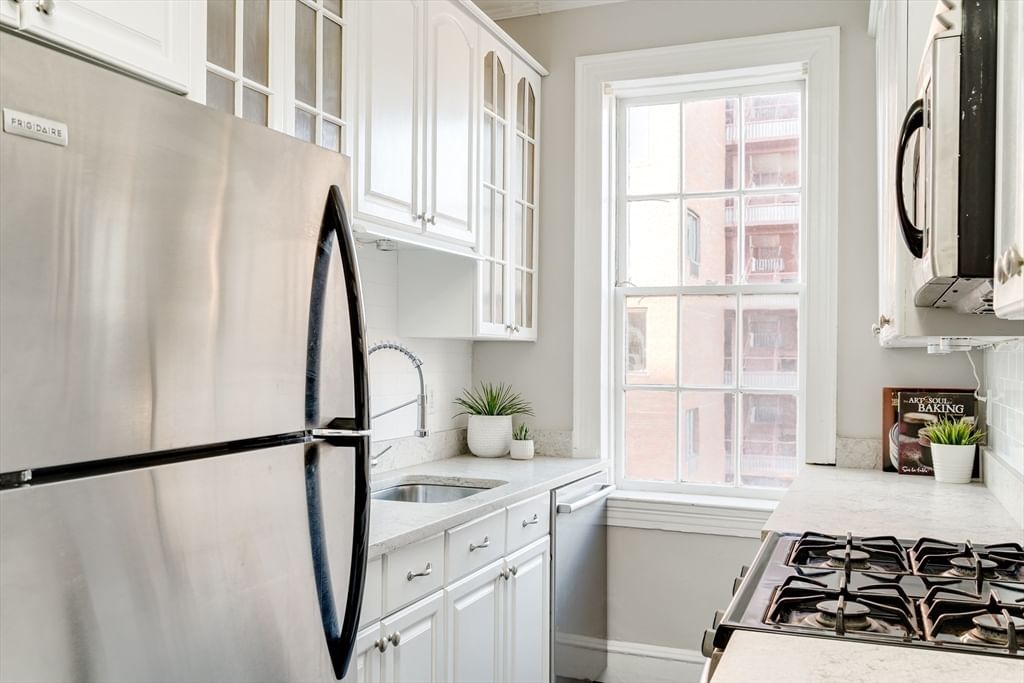 16 Chauncy Street #35 Cambridge — Photo 8 of 14
